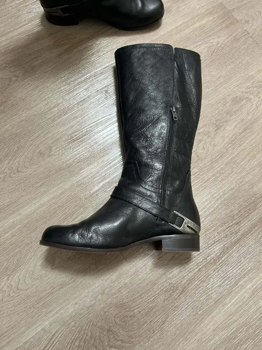UGG - Picture 8 of 16